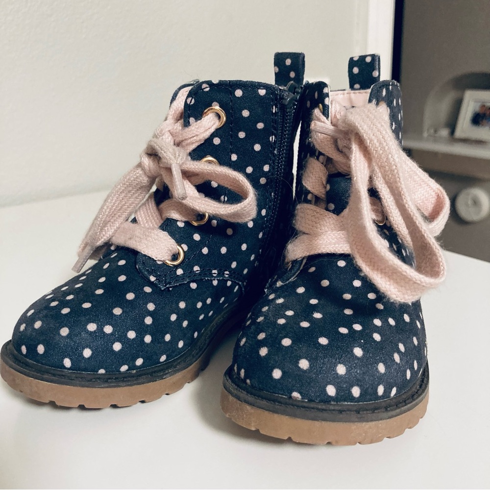 Cat & Jack Size 6 Polka Dot Lace Up Booties
